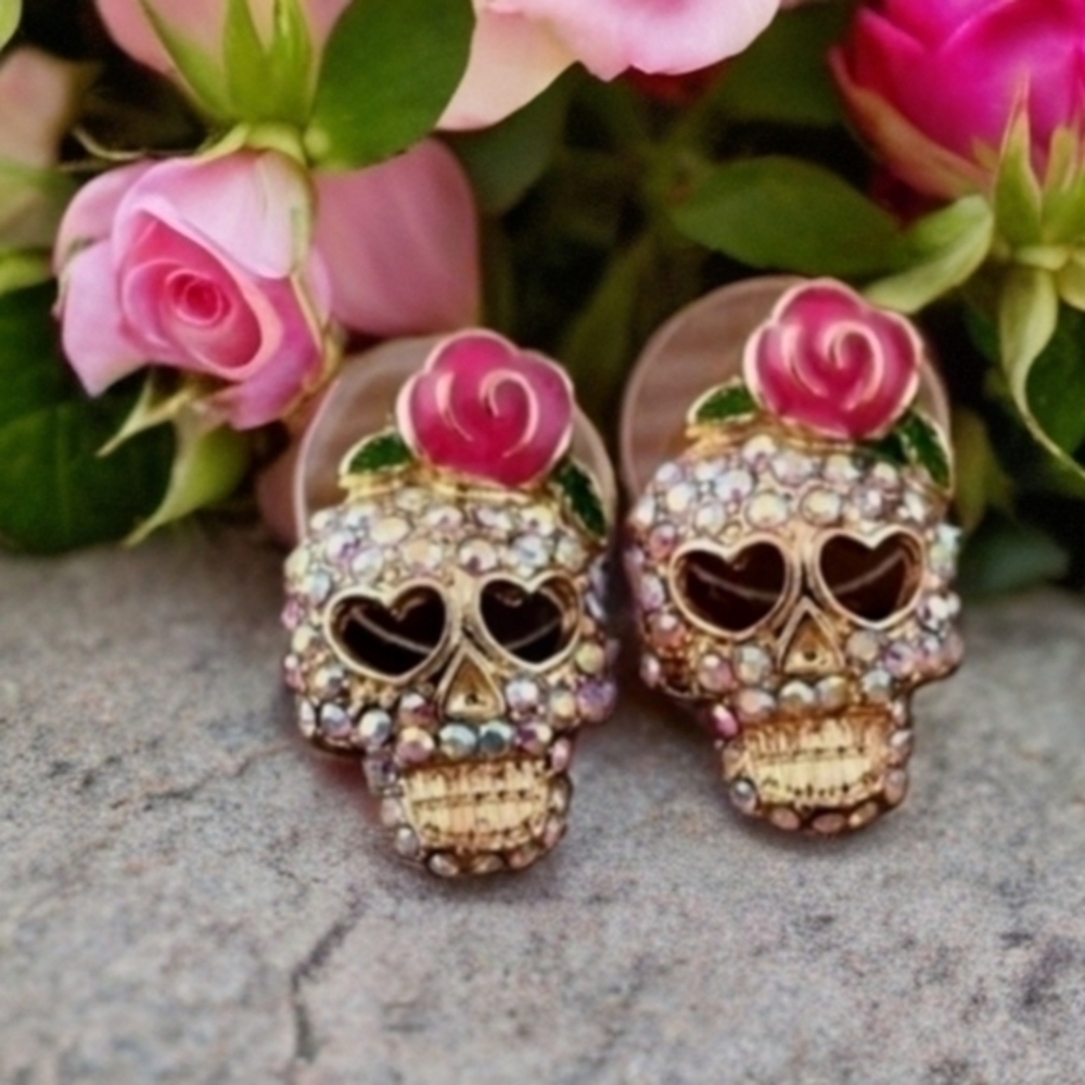 BETSEY JOHNSON EL DIA DE LOS MUERTOS SKULL EARRINGS